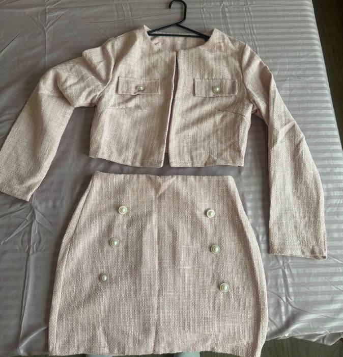 Костюм от две части пола и сако размер S