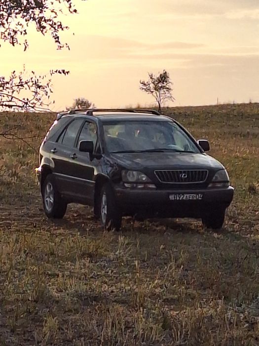 Продам ЛЕКСУС РХ300