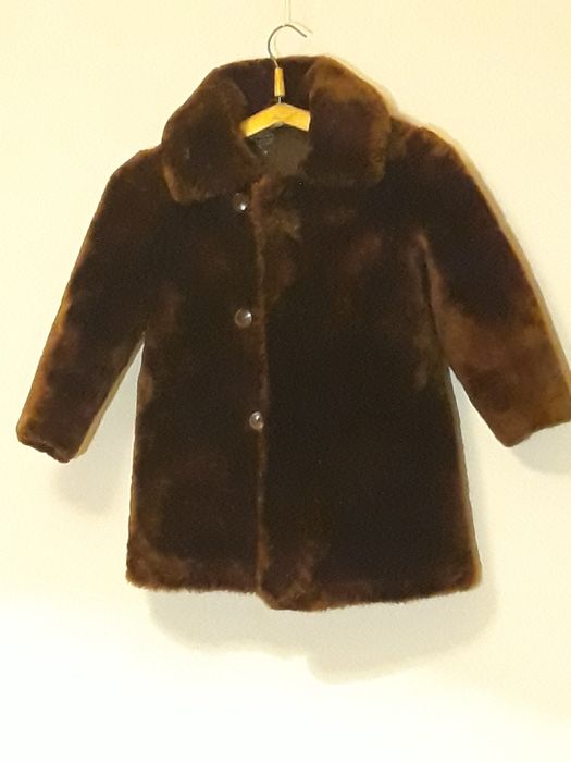 ПРОДАМ детскую цигейковую шубку