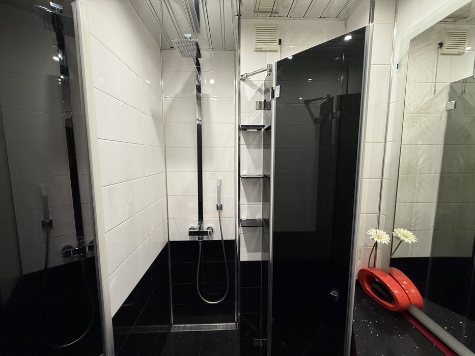 Дава се под наем Тристаен апартамент в Плевен, Идеален център - 100 кв.м за 800 € - Снимка #13