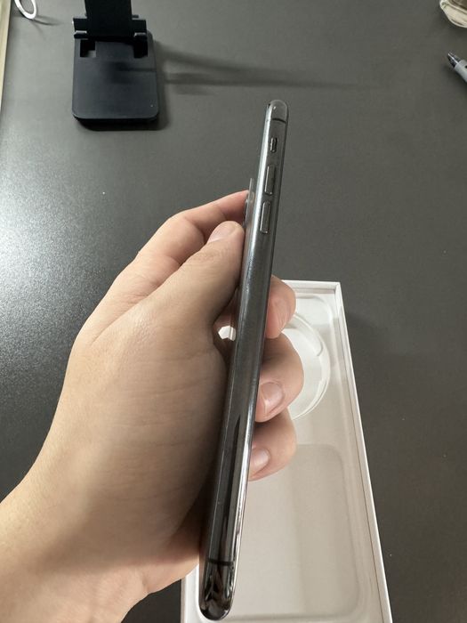 iPhone 11 Pro Max 512gb battery 83%  50