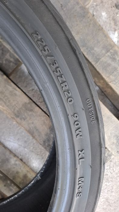 1бр. 225/35/20 Лятна гума