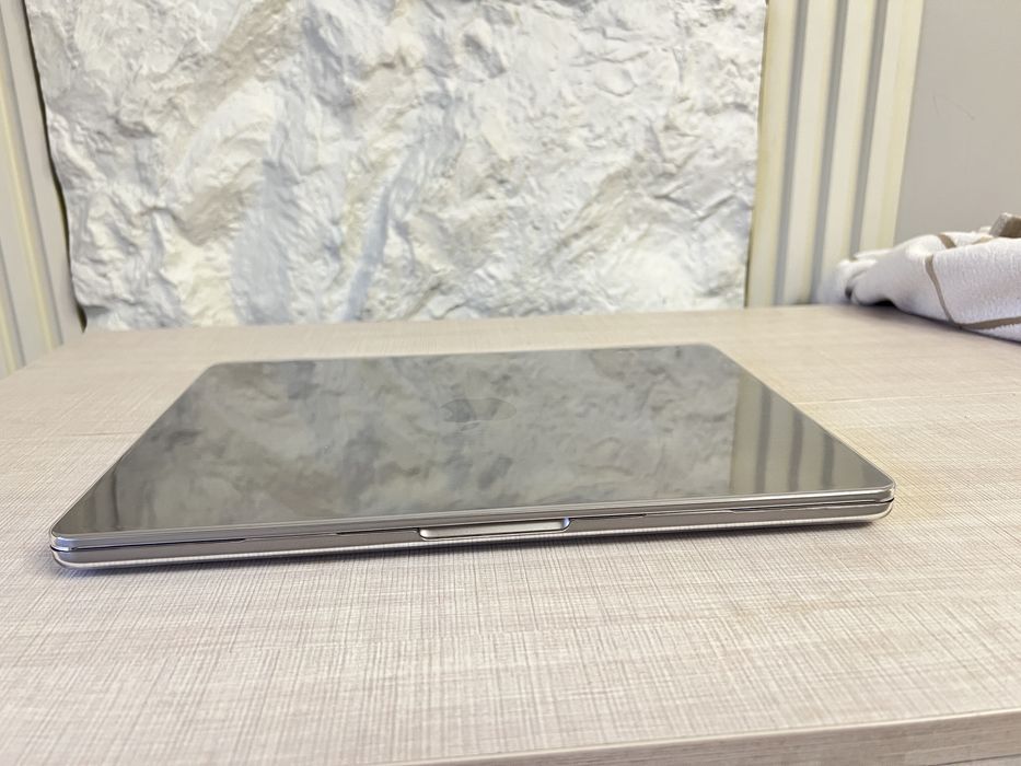 Apple MacBook Air M2 (2022)