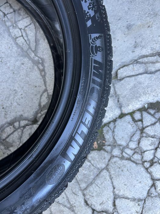 Anvelope iarna 215 45 18 Michelin