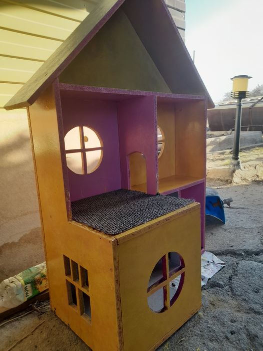 Продам кукольный домик