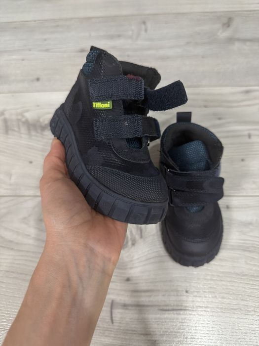 Продам ботинки детские