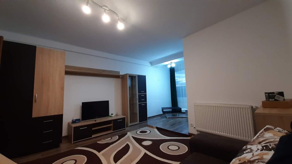 Inchiriez GARSONIERA  in blocul G2