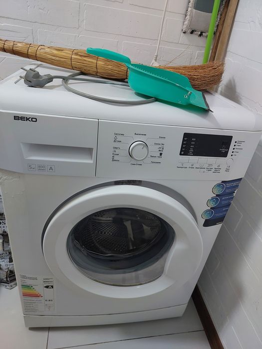 Продам машинку стиральную