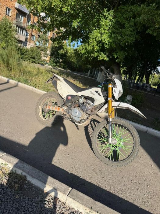 Продаются мотоцикл эндуро 250сс