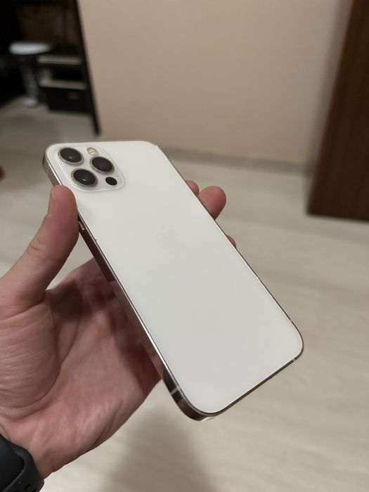 iPhone 12 Pro 256 gb + адаптер