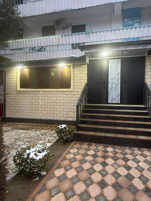 Продаётся квартира НАВОИЙ ЛОМОНОСОВ 12. 1/2/4 Хонали яхши  ремонт  кил