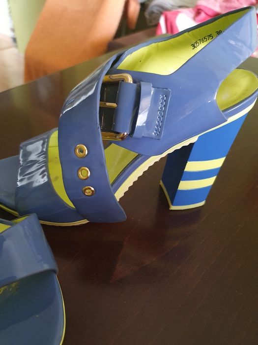 Дамски сандали естествена кожа