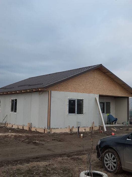 Meseriași în domeniul casei și cabane din lemn