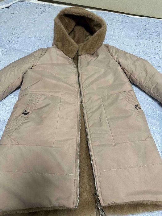 плащ пуховик с капюшоном