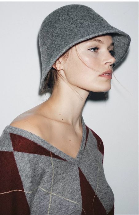 Вълнена шапка тип кофа Mango