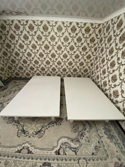 Стол сатылады 4 м.