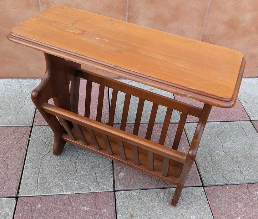 Masuţă de cafea cu suport reviste / ziare