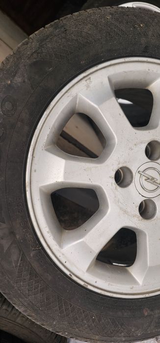 Vând set jante Opel astra si set cauciucuri noi