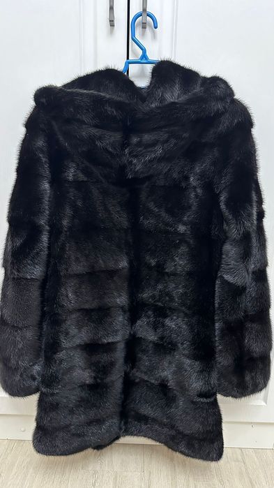 Шуба норковая с капюшоном!!!