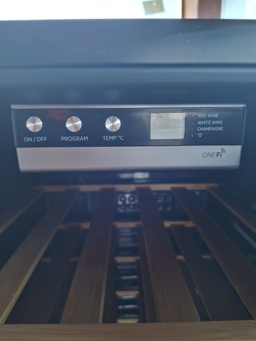 Frigider/ Racitor vinuri