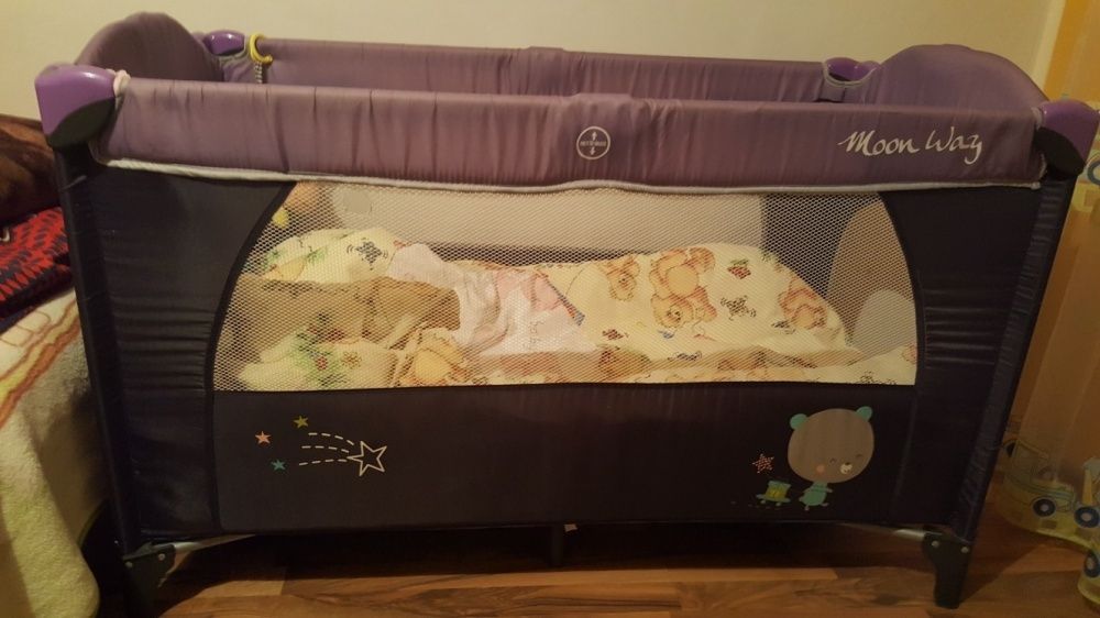 Преносима детска кошара с матрак и чанта за носене