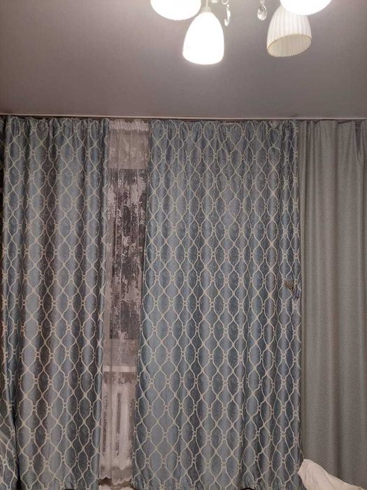 Продам портьеры и тюль.