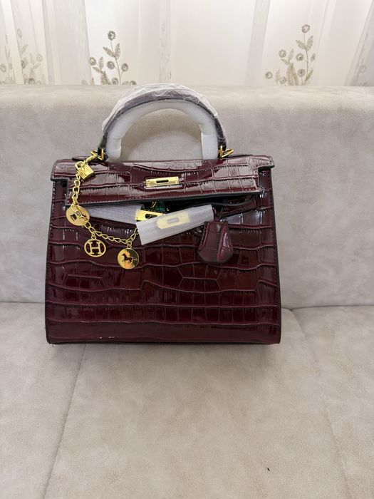 Сумкала сотилади 125.000 сум