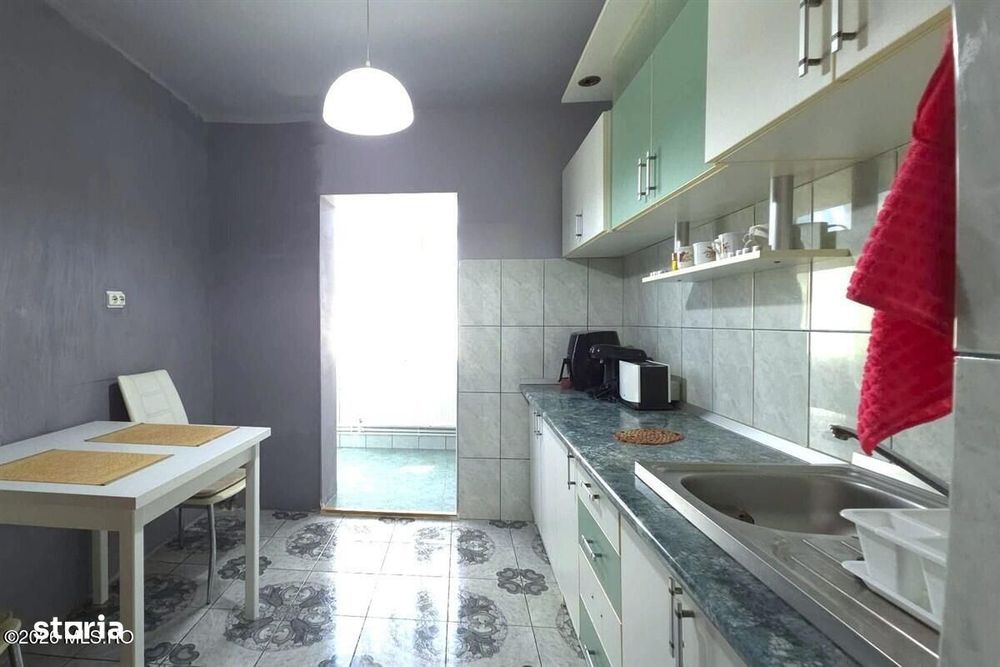 Far - Parc, 2 camere decomandate, 2 balcoane, 56 mp, centrala gaz!