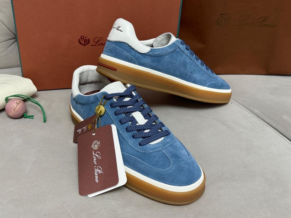 Adidasi originali Loro