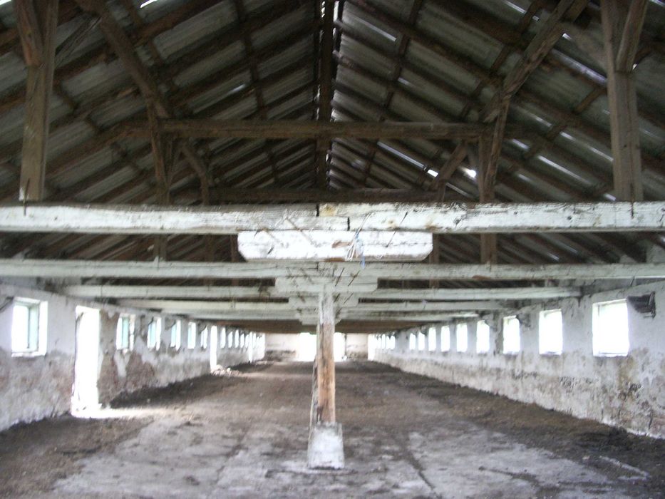 Ocazie!!!Vand grajd situat in Saschiz la Drumul E60 pret 25.000 euro!!