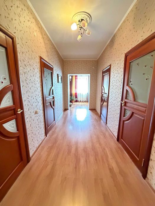 Продаётся 3-х уровневый дом, в микрорайоне Самал.