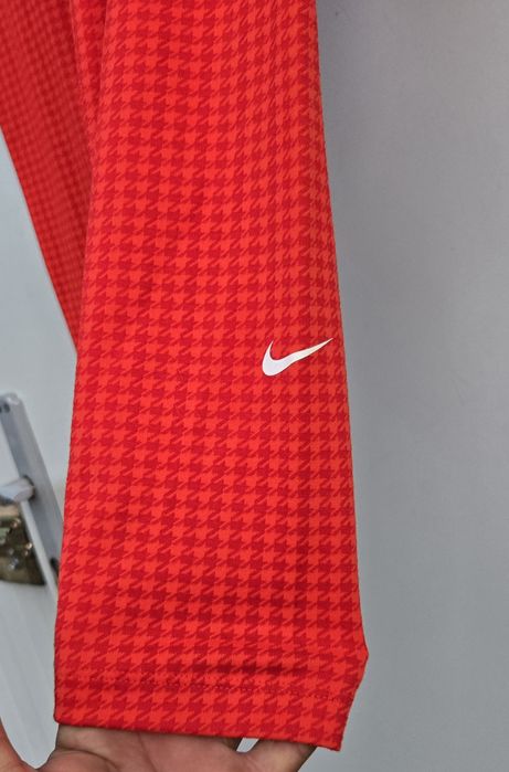 Nike оригинален дамски клин нов М/Л  размер