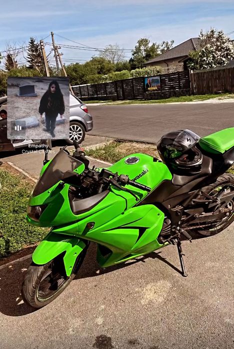 Vând Kawasaki ninja 250r