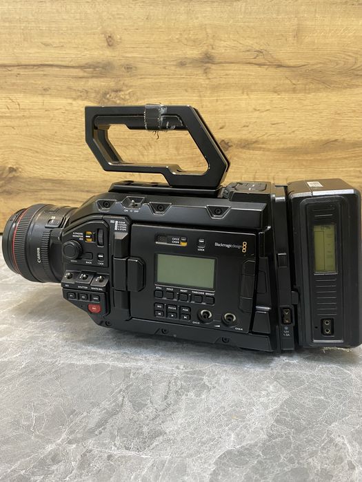 Профессиональная видеокамера Blackmagic URSA 4.6K mini pro