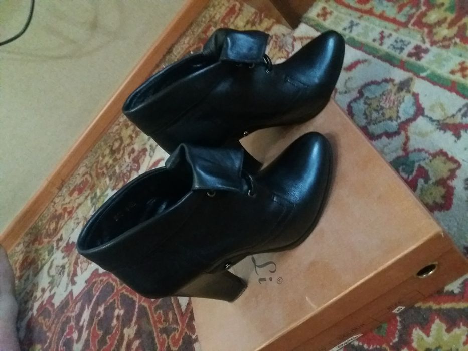 Продам ботильоны 36р
