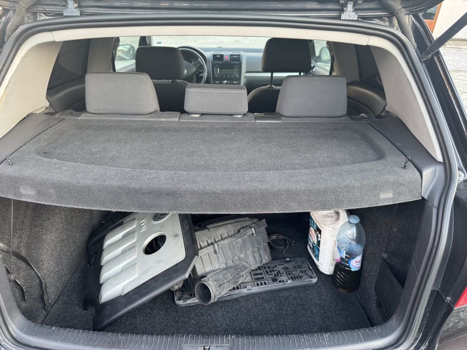 Кора за  багажник  Vw Golf 5