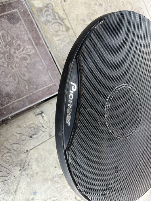 Колонки на автомобиль,