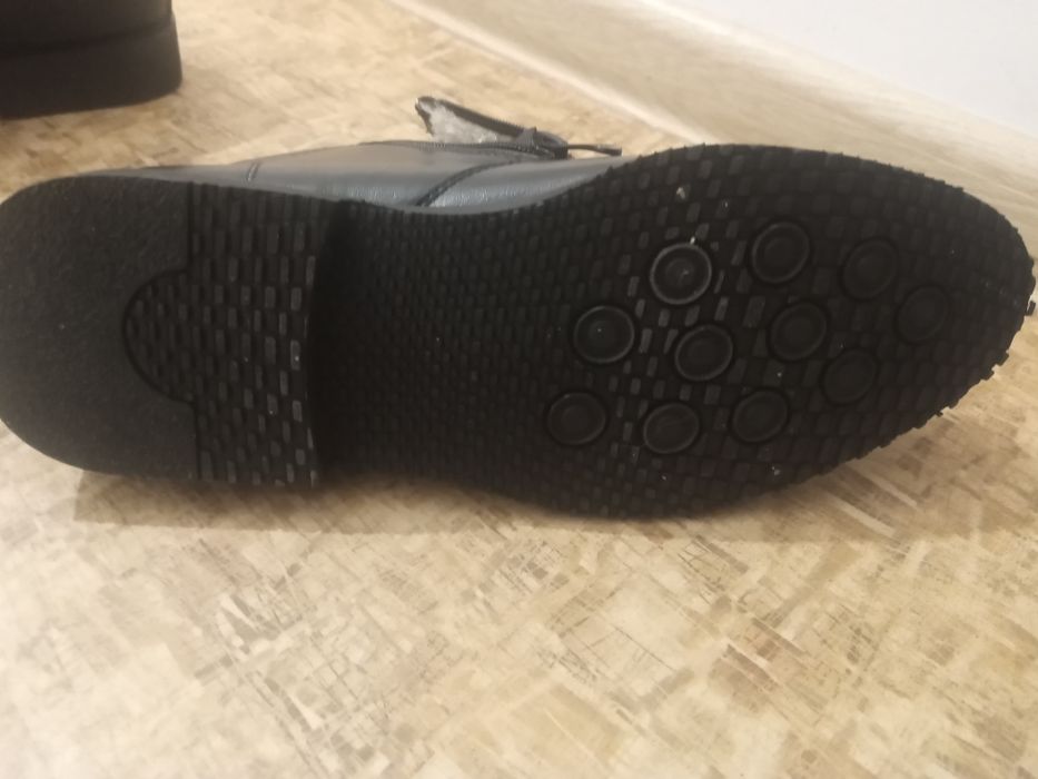 Ботинки зимние 10000тг