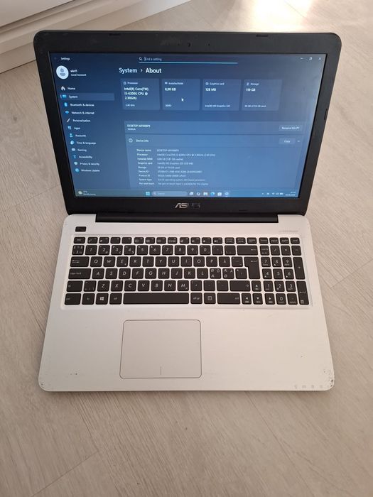 Laptop Asus R558u I5 2 h baterie