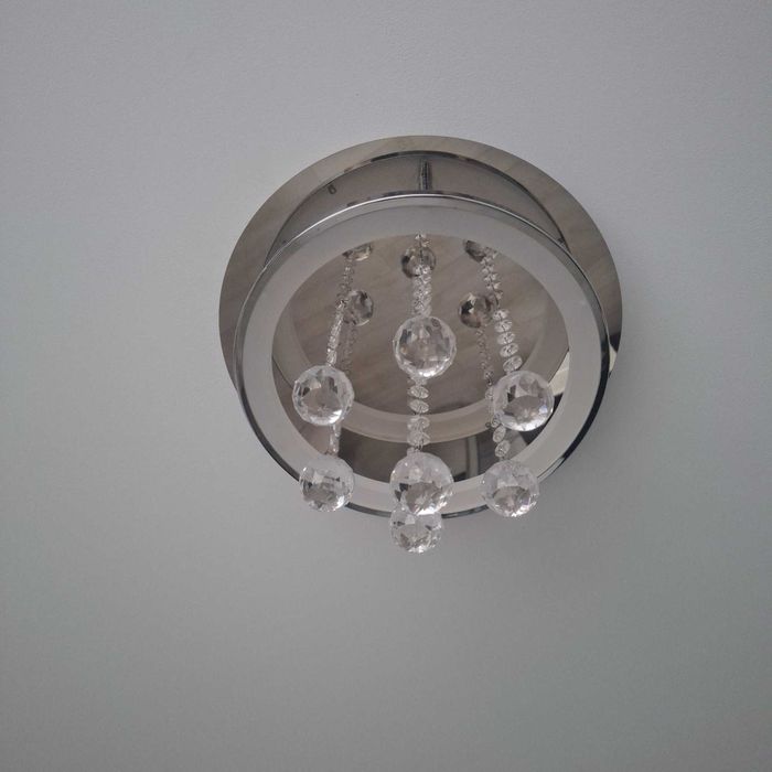 Полилей топла светлина