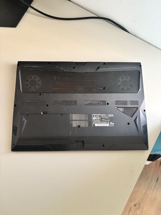 Laptop Gaming• i7-9th Gen• 32gb ram• RTX 2070 8gb•1 Tb ssd•17,3” 144Hz