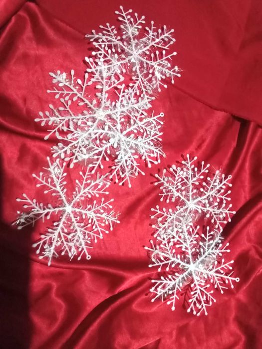 Стар и по нови  играчки за елха