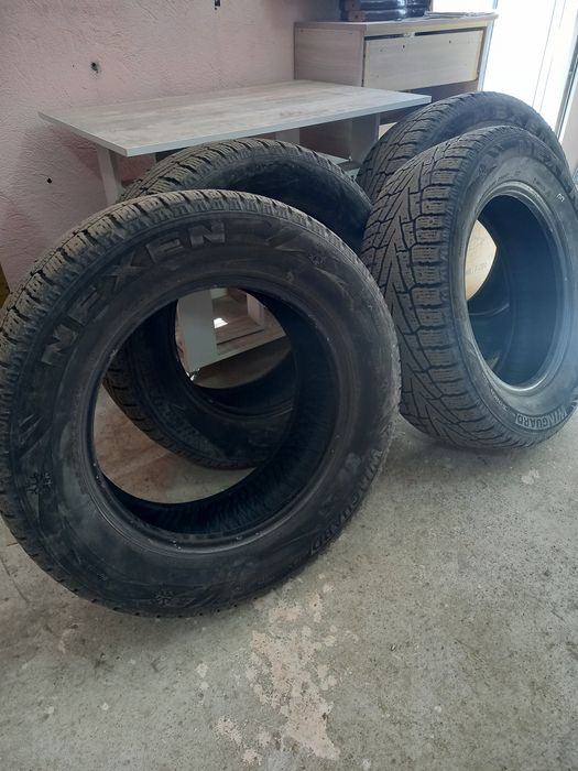 Продам комплект зимней резины