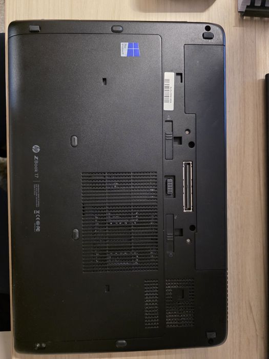 Hp Zbook 17 g2 i7 4800 16gb ram nvidia quadro k3100 4gb