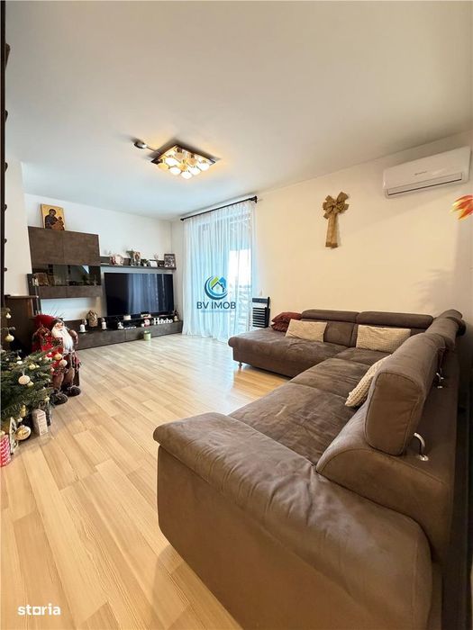 Vanzare apartament 4 camere pe 2 etaje, 3 bai, Urban Residence