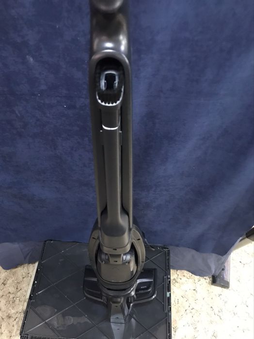 Ръчна прахосмукачка AEG, безжична, 2 в 1