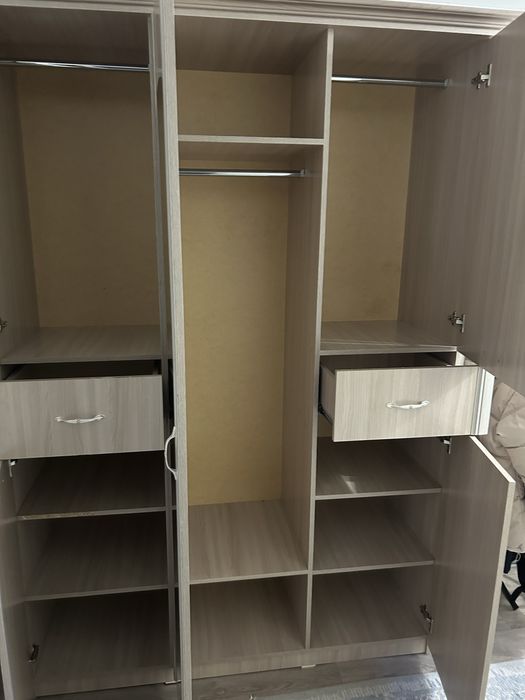 Продам шкаф для одежды