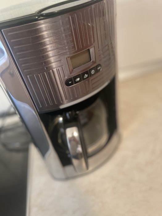 Vand cafetiera Russel Hobbs