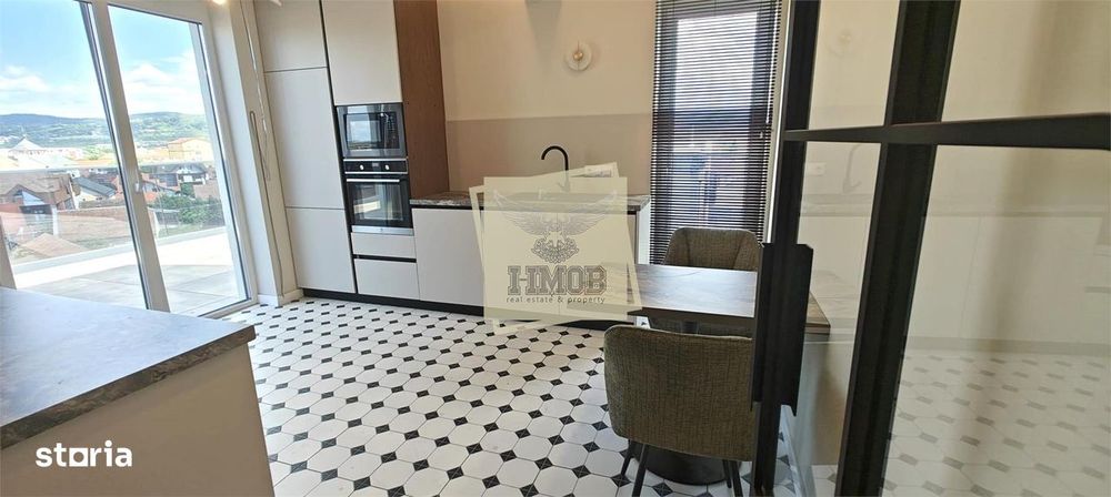 Penthouse cu 4 camere 3 bai si terasa 88 mp in zona Lazaret