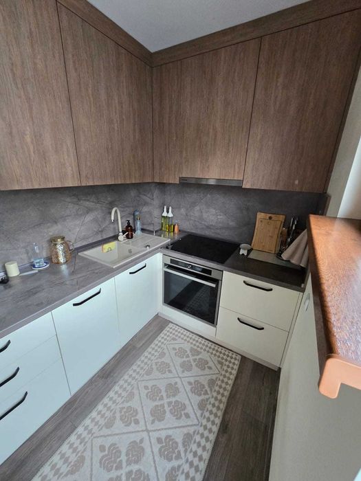 Къща под наем 3 спални 2 бани с планинска гледка, 2 паркоместа, на 13км до Слънчев Бряг (с. Гюльовца). Затворен и охраняем квартал.